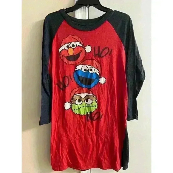 Sesame street Red Hohoho Long Line Long Sleeve Top, L/XL - Picture 1 of 7